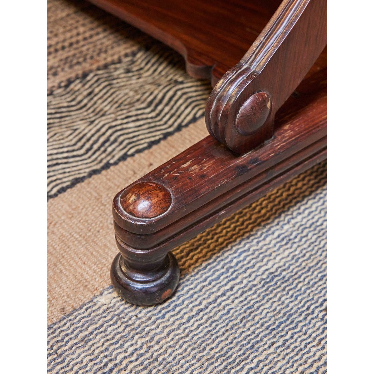 Bureau anglais en bois Edouard N°503 - Bon état bois foncé, DEBONGOUT