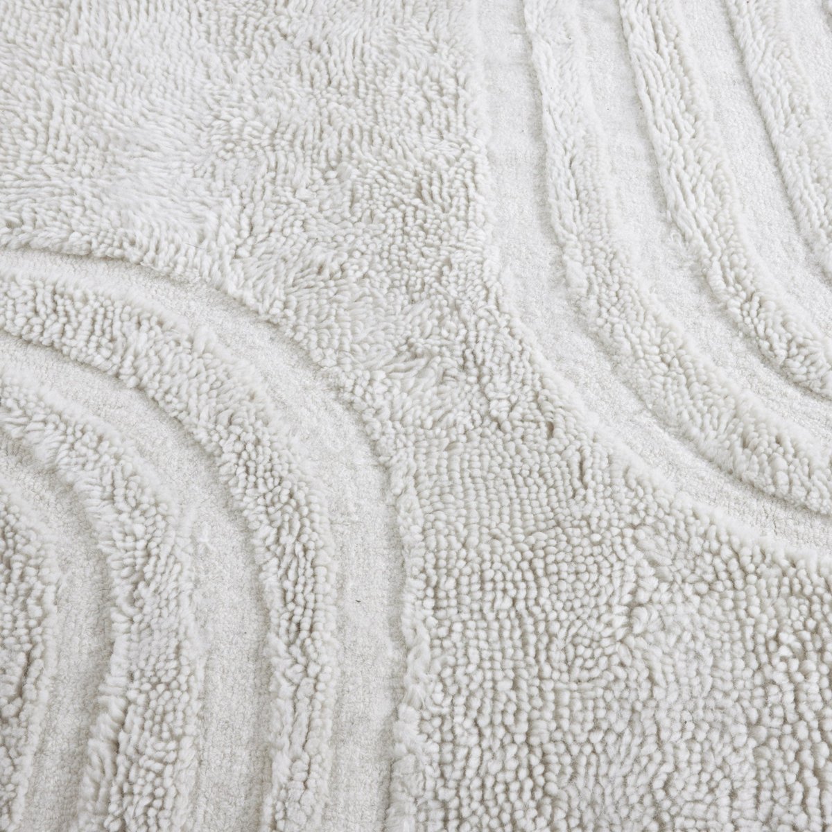 Tapis De Sol en Laine texturée à l'aspect peau de mouton ARCHIBALD ivoire, MADURA
