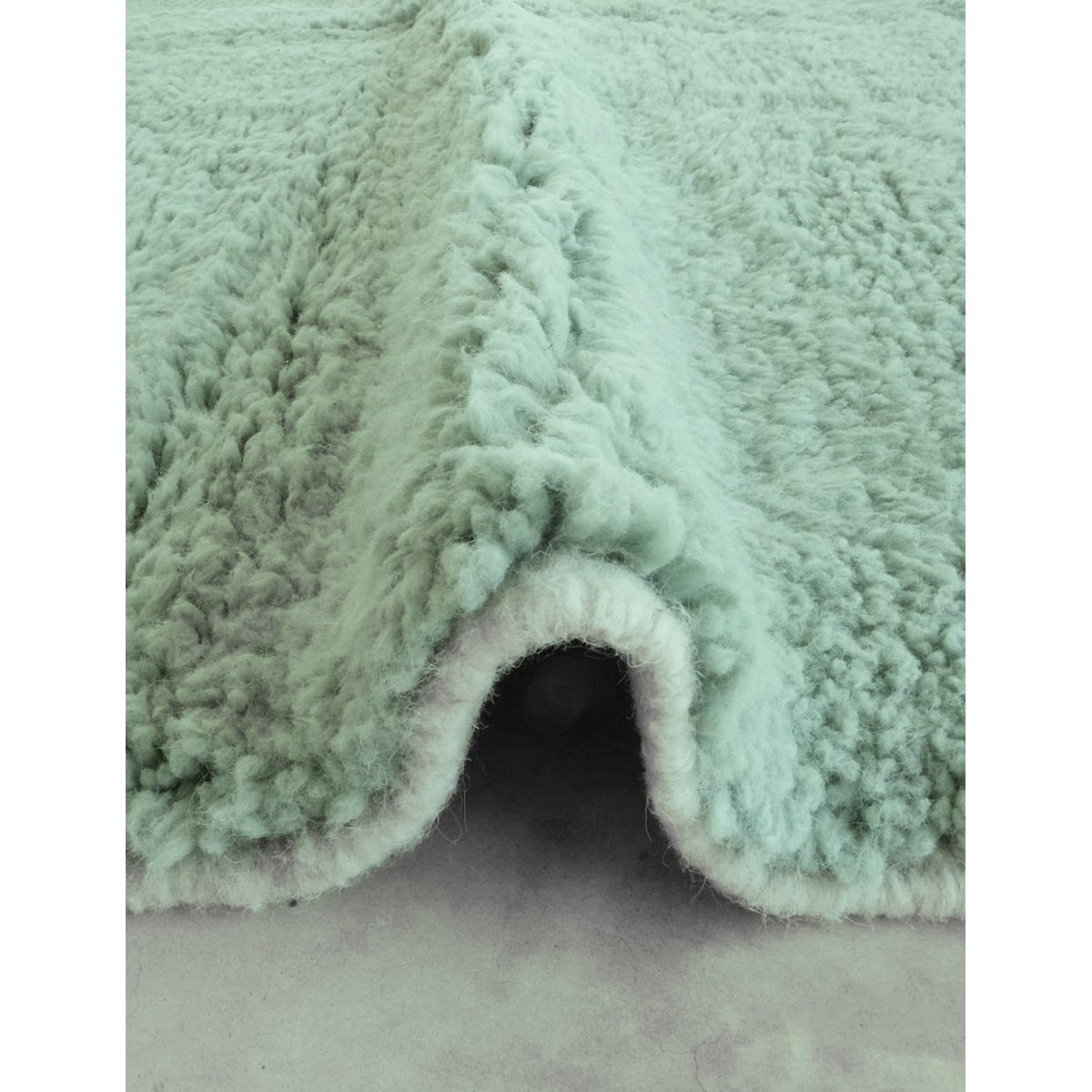 Tapis berbère graphique tissage en relief en laine 207 x 289 cm bleu naturel, AFK LIVING