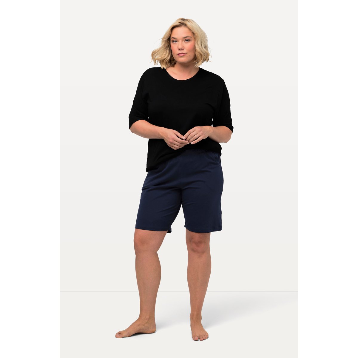 Short en jersey. Taille élastique et poches bleu foncé, ULLA POPKEN