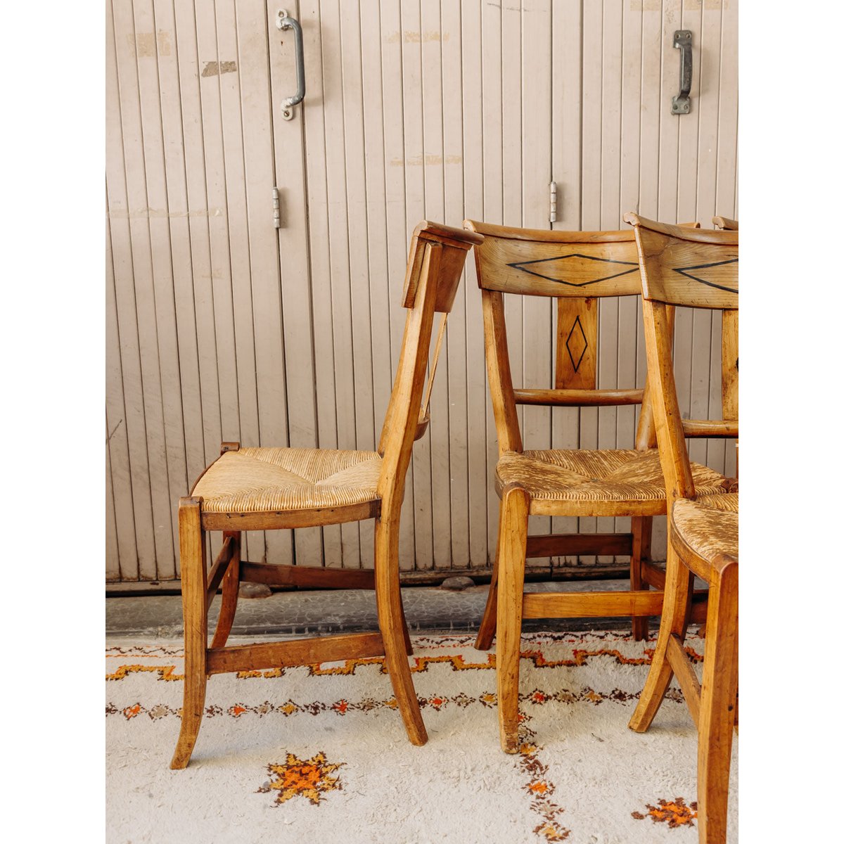 Lot de 6 chaises en cannage et bois sculpté Claude N°1613 - Bon état bois clair, DEBONGOUT