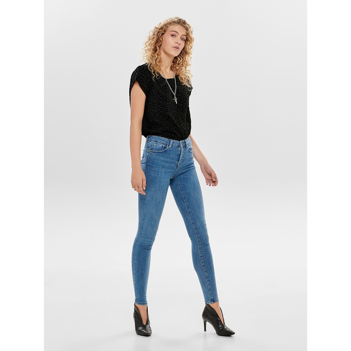 Jean slim light blue, ONLY