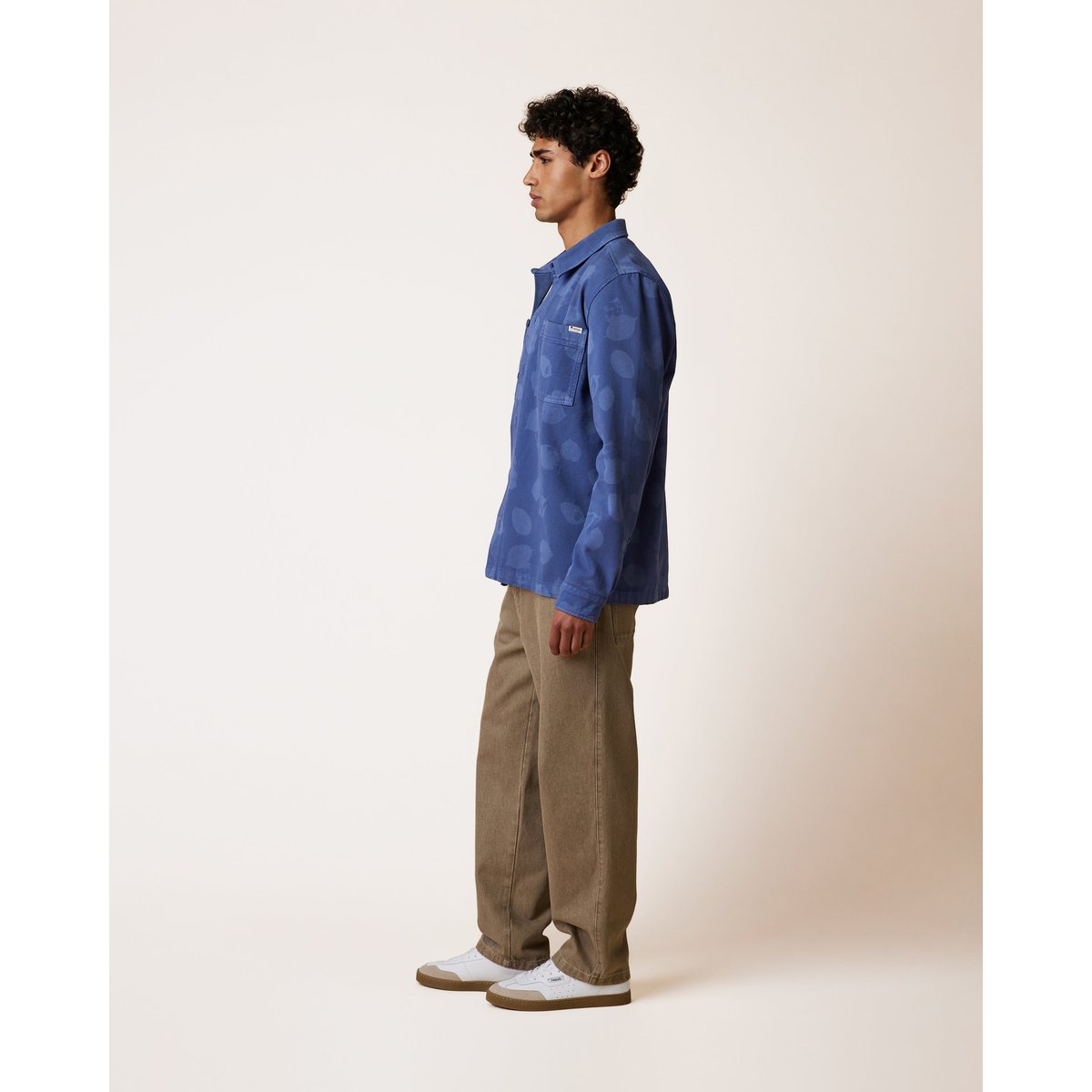 Sur-chemise en tissu sergé bleu et écru, FAGUO