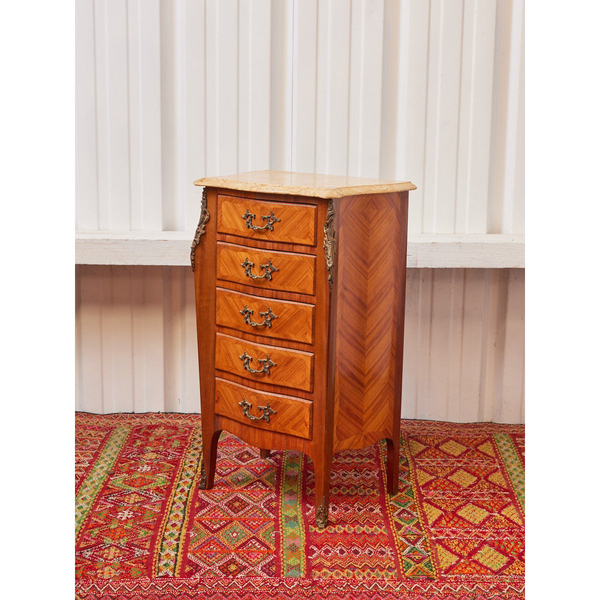 Commode haute en marbre Garance N°696 - Bon état bois clair, DEBONGOUT