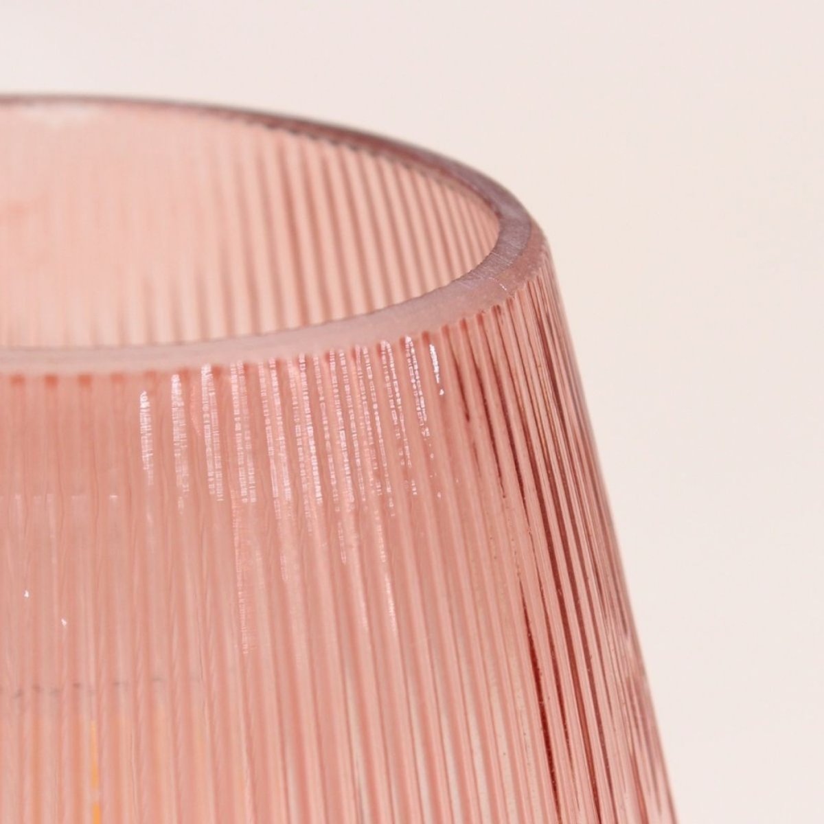 Lampe à poser à piles en verre strié rose 14x12cm rose, ORNAMI