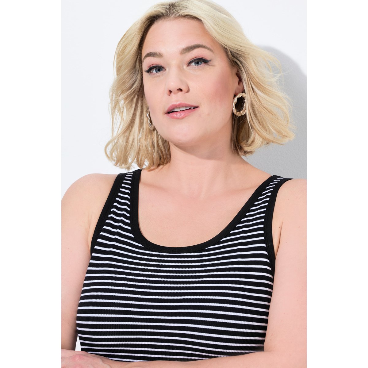Débardeur à rayures. Soutien-gorge intégré. noir, ULLA POPKEN