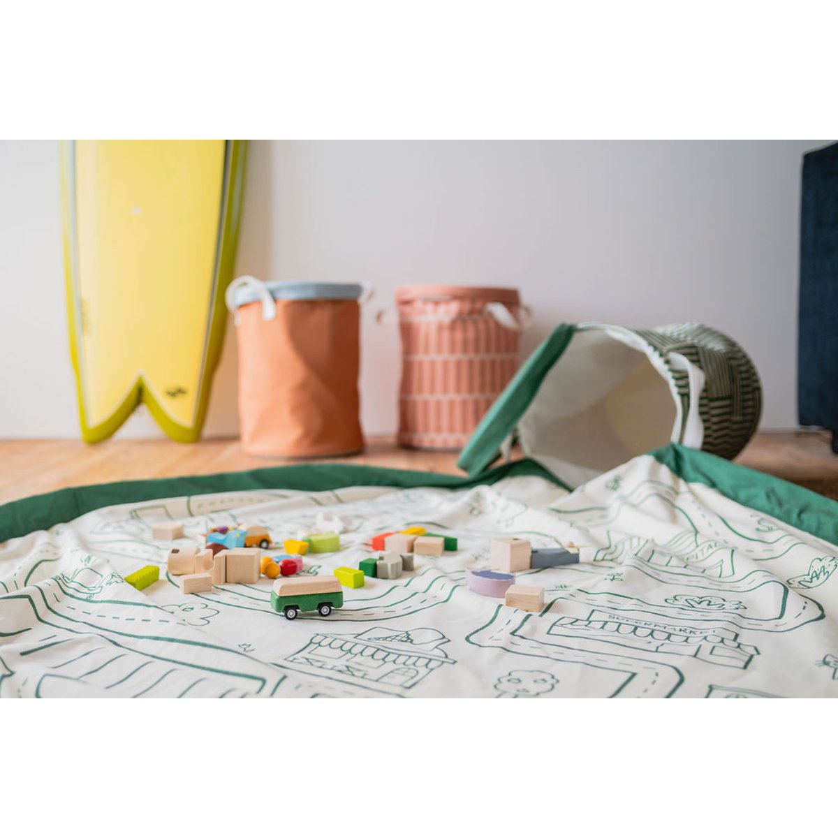 play&go - tapis de jeu & panier à jouets - roadmap ecru/vert, PLAY ET GO