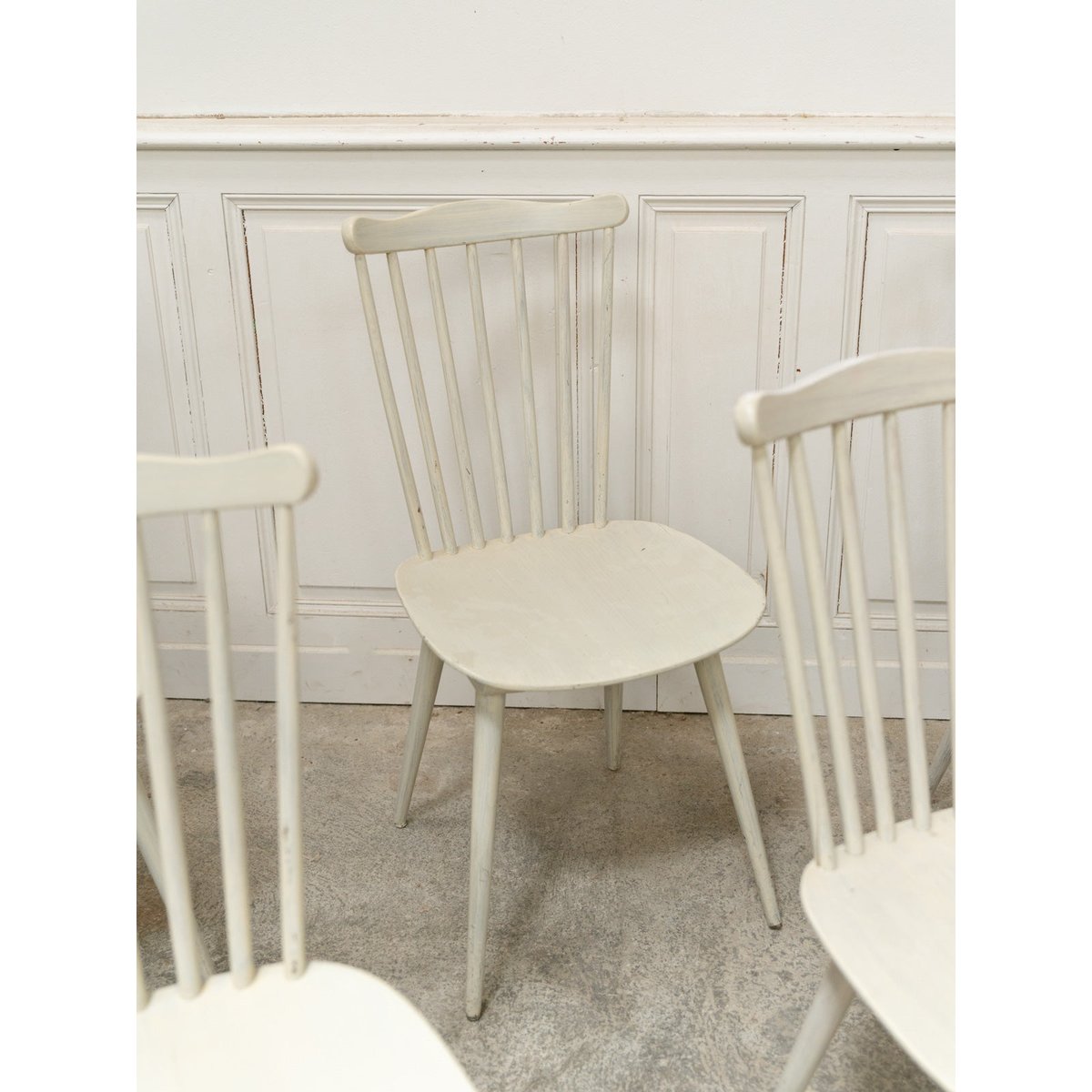 Lot de six chaises Baumann blanc crème Claude N°1391 - Bon état blanc, DEBONGOUT