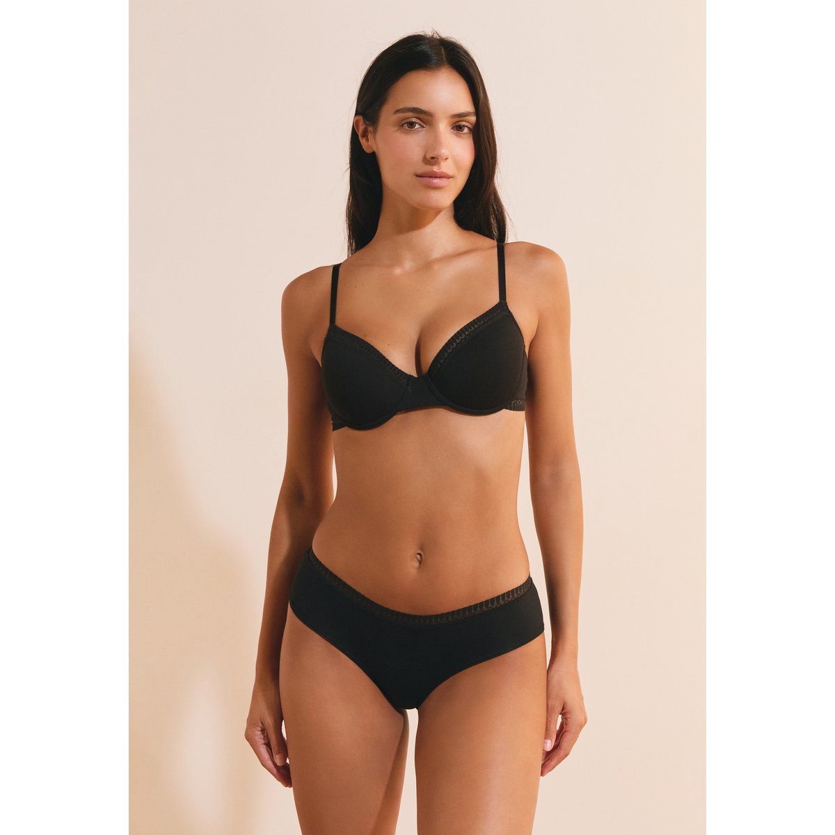 Soutien-gorge N.4 - Le coques fines en coton biologique HAPPILY noir, ETAM