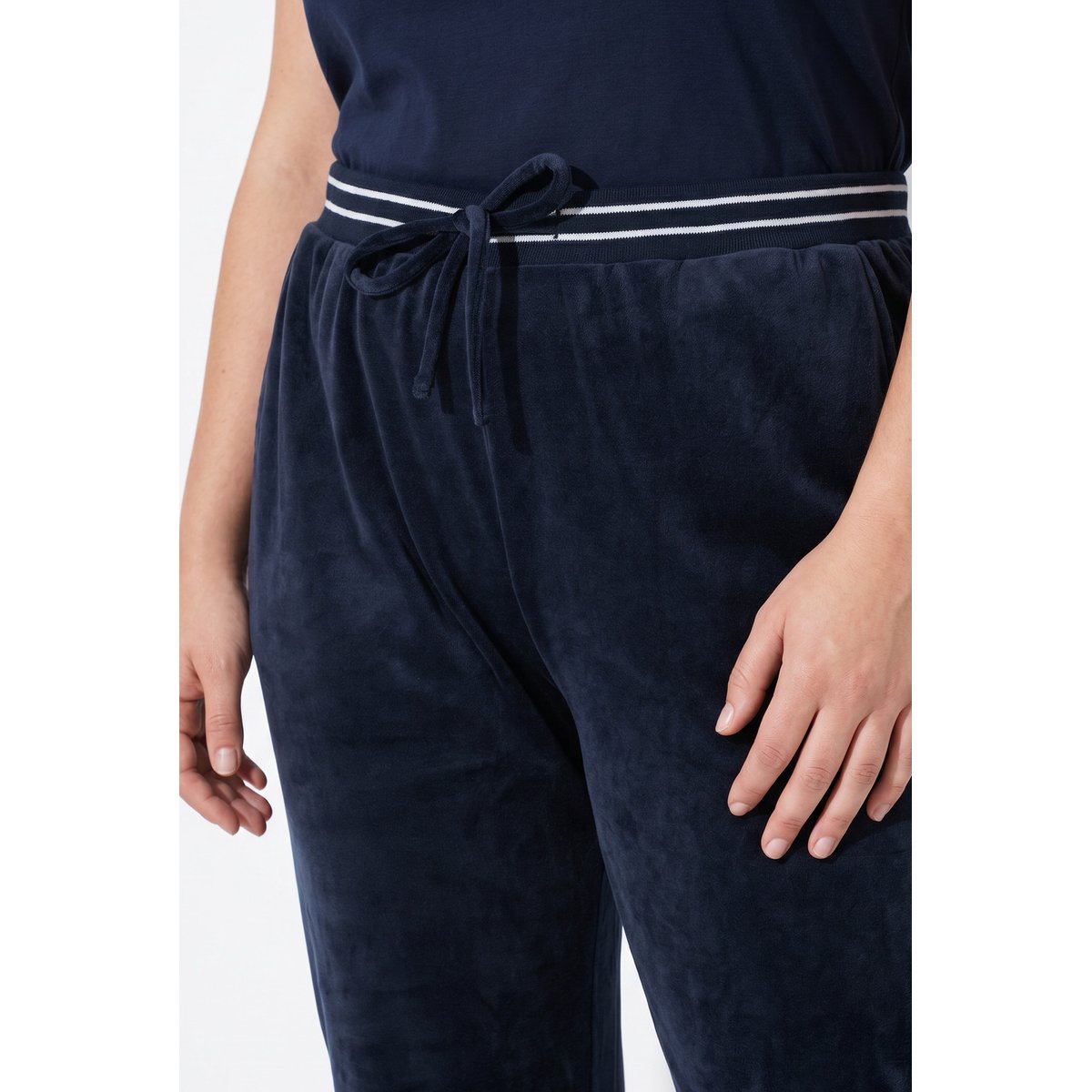 Pantalon de jogging en velours marine, ULLA POPKEN