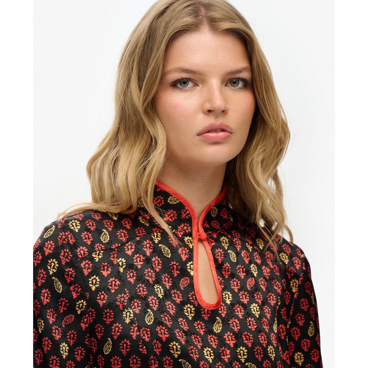 Haut en jacquard à col Mao noir block floral, SUPERDRY