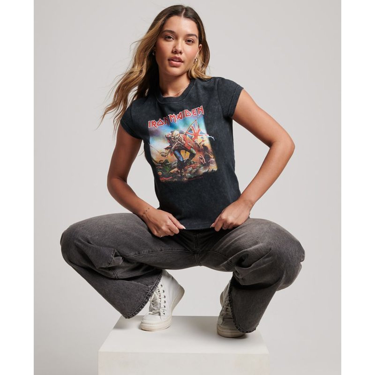 T-shirt à mancherons Iron Maiden x back in black intense, SUPERDRY