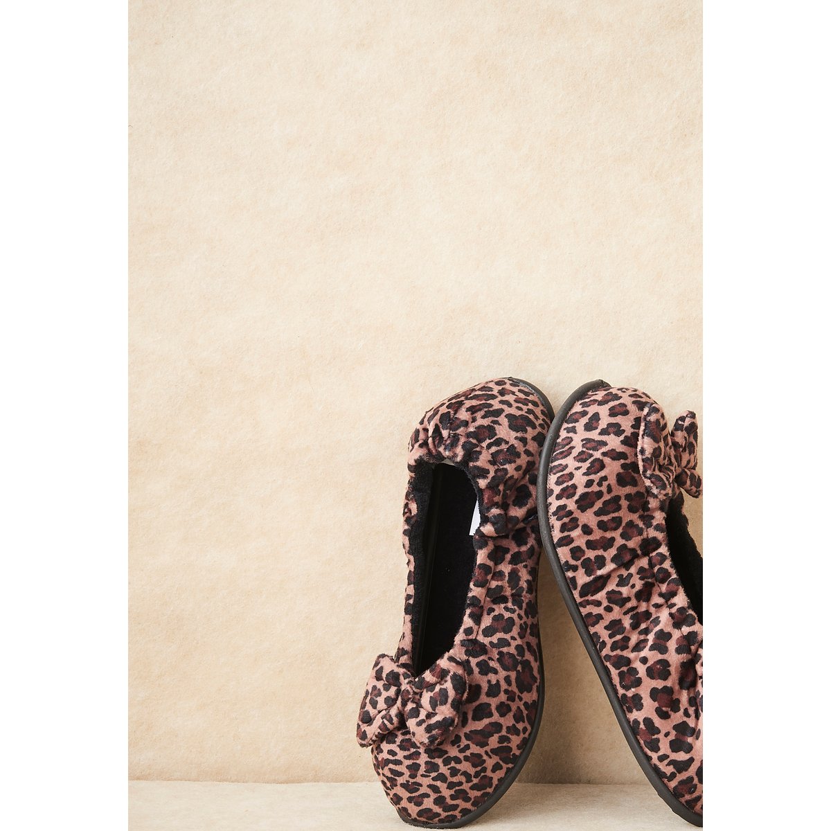 Chaussons en velours beige animalier, DAMART