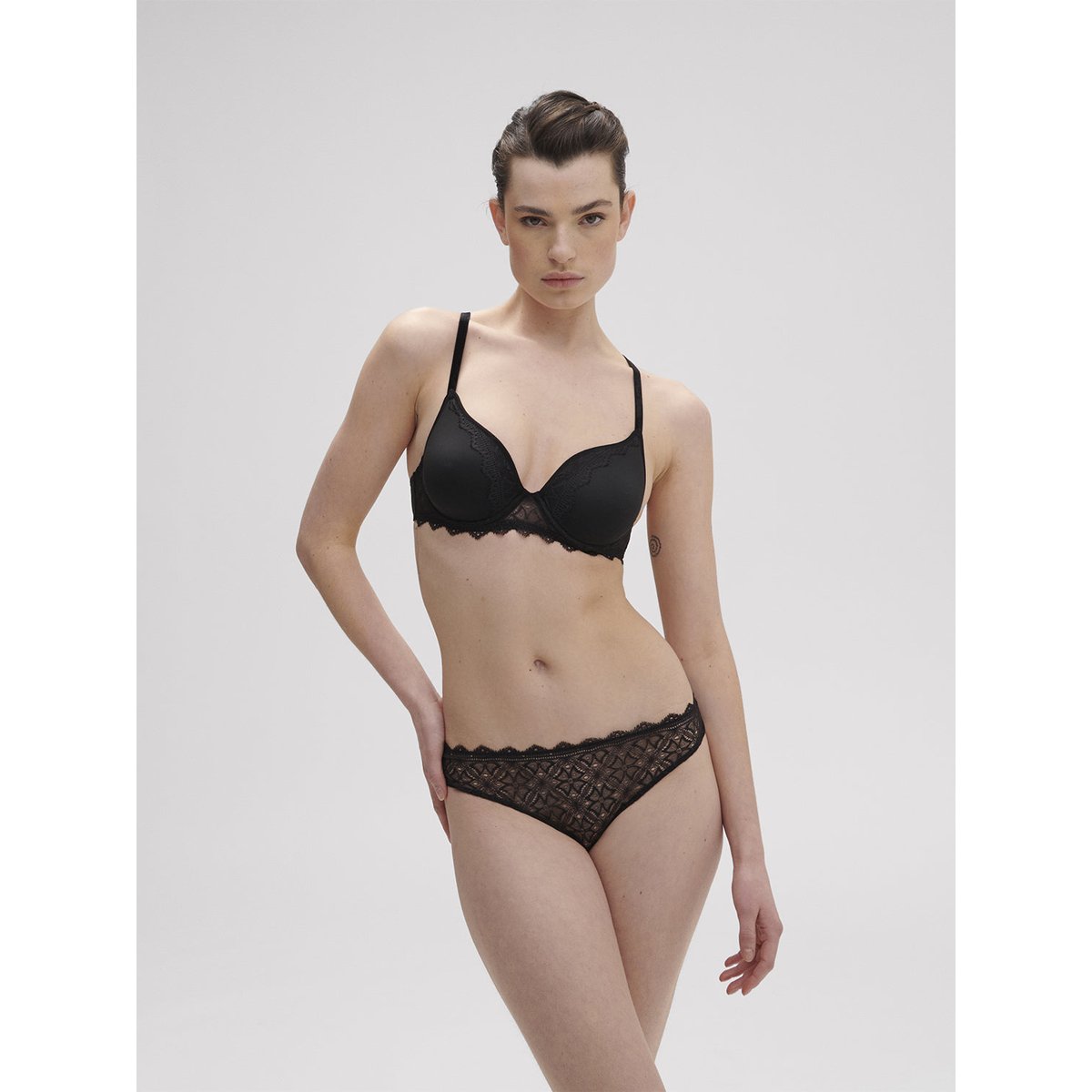 Tanga, ESCALE noir, SIMONE PERELE