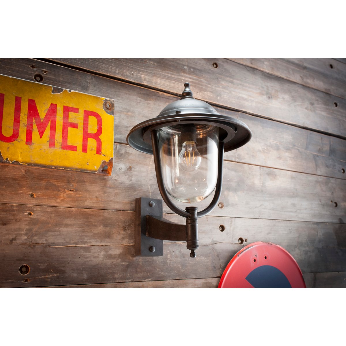 Lampadaire mural extérieur en laiton LIZURET gris anthracite, PRODUIT INTERIEUR BRUT