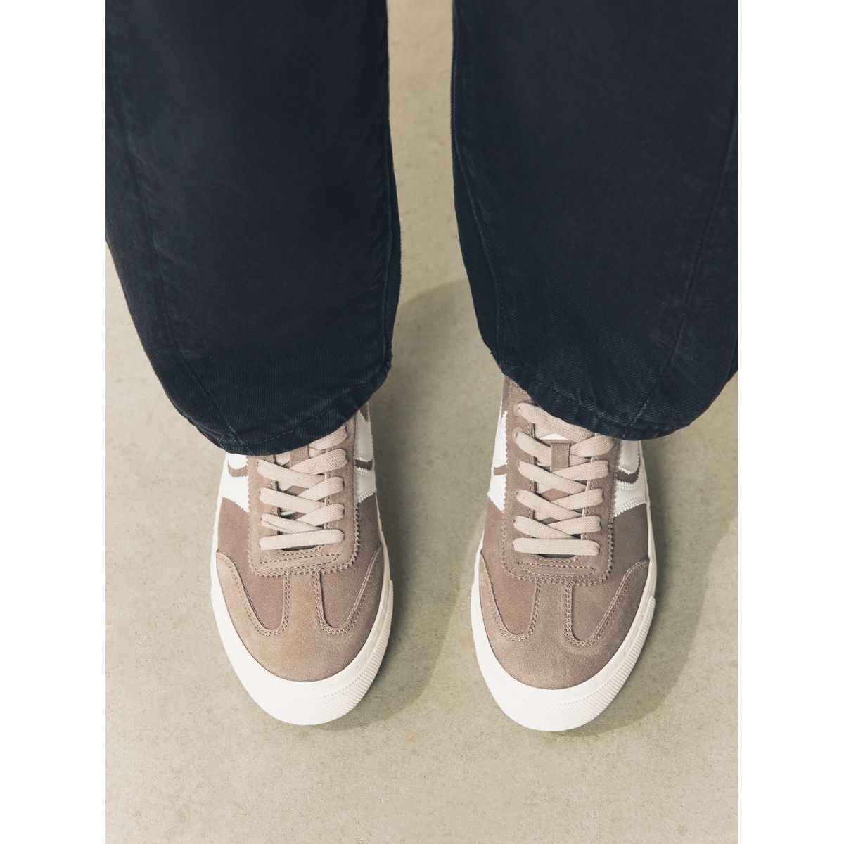 Baskets en daim forever comfort® à lacets marron moka, NEXT