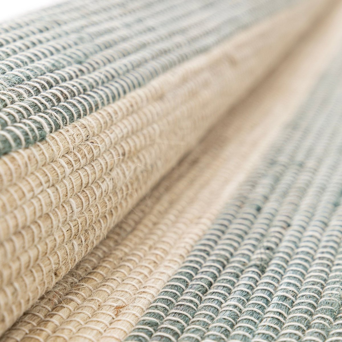 Tapis design en jute tissé main MISTRAL bleu naturel, AFK LIVING