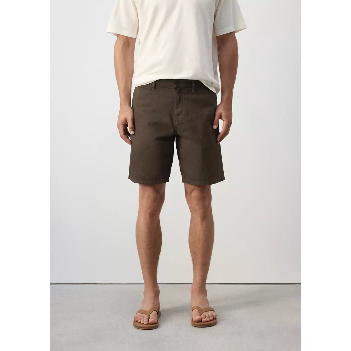 Bermuda en jean en mélange de coton et lin regular fit marron, MANGO MAN