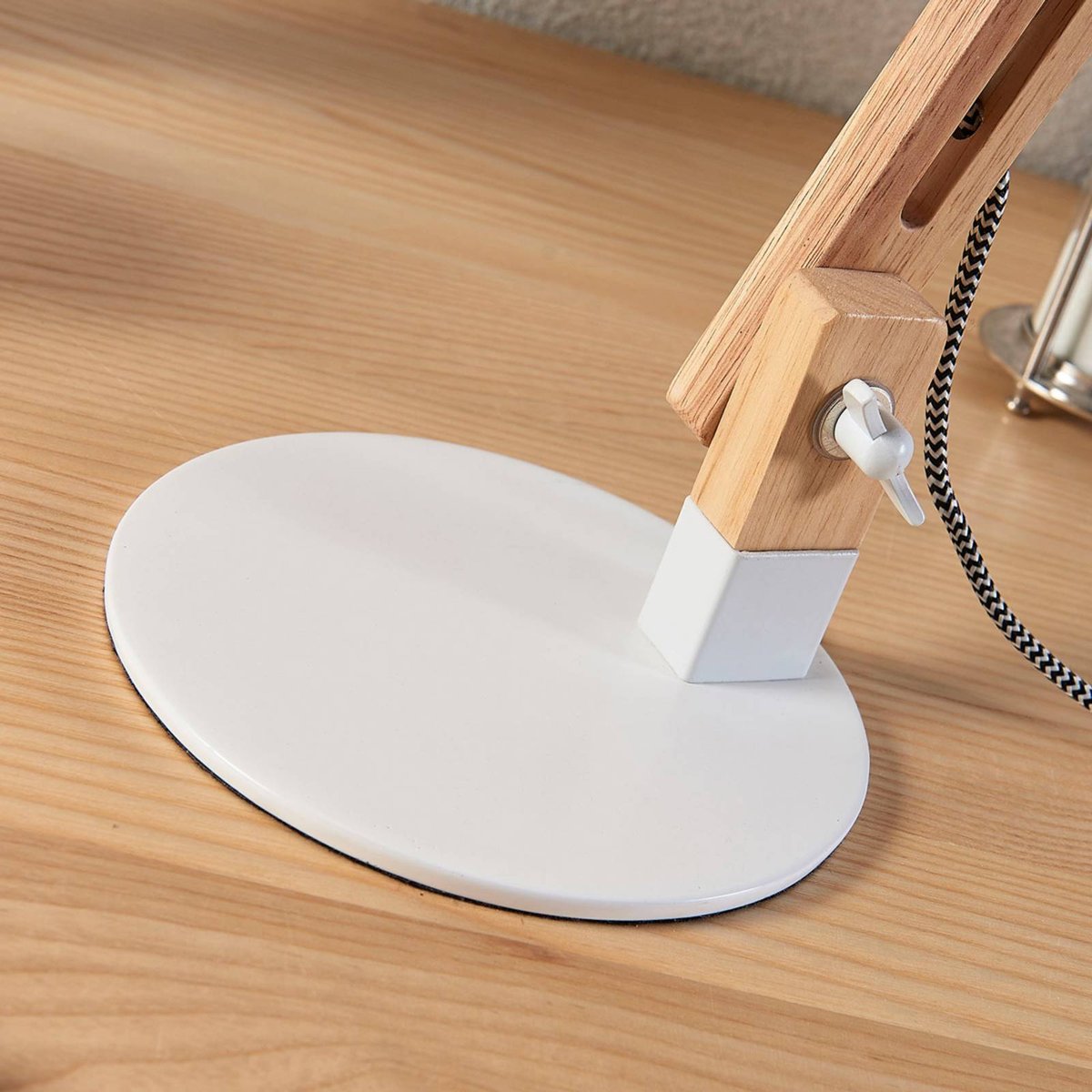 Lampe à poser en bois moderne, Shivanja blanc, frêne, LINDBY