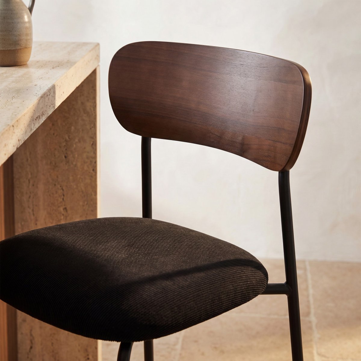 Lot de 2 chaises de bar bois foncé velours côtelé et métal H65cm- JESS noir, DRAWER