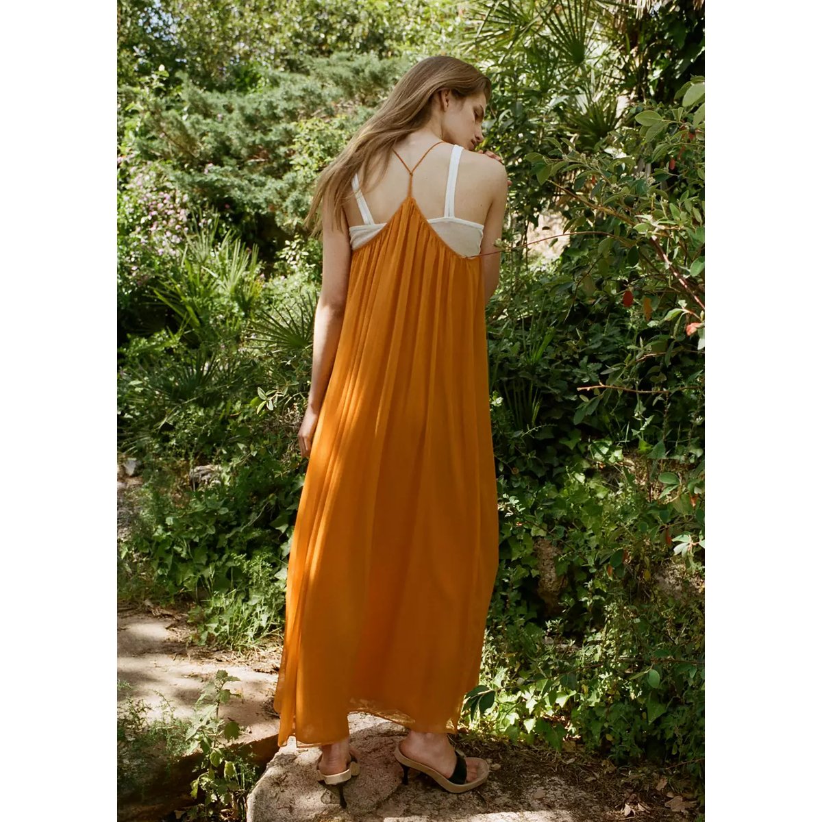 Robe en gase à décolleté en V orange, MANGO