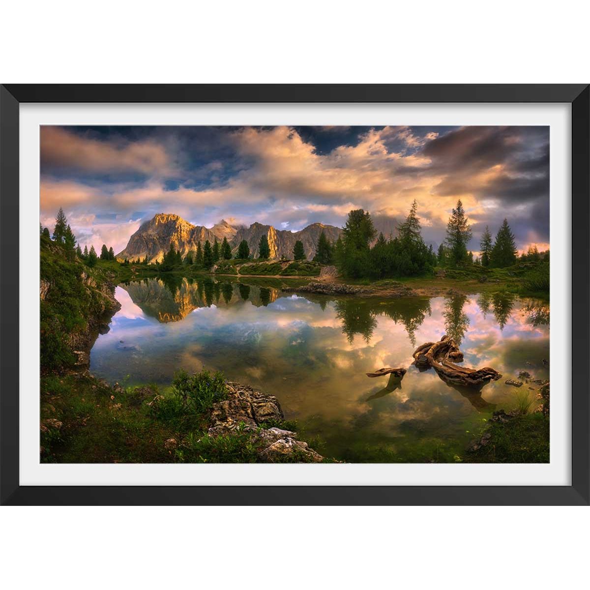 Affiche Lac de Limides, Dolomites affiche + cadre en bois - noir, HEXOA
