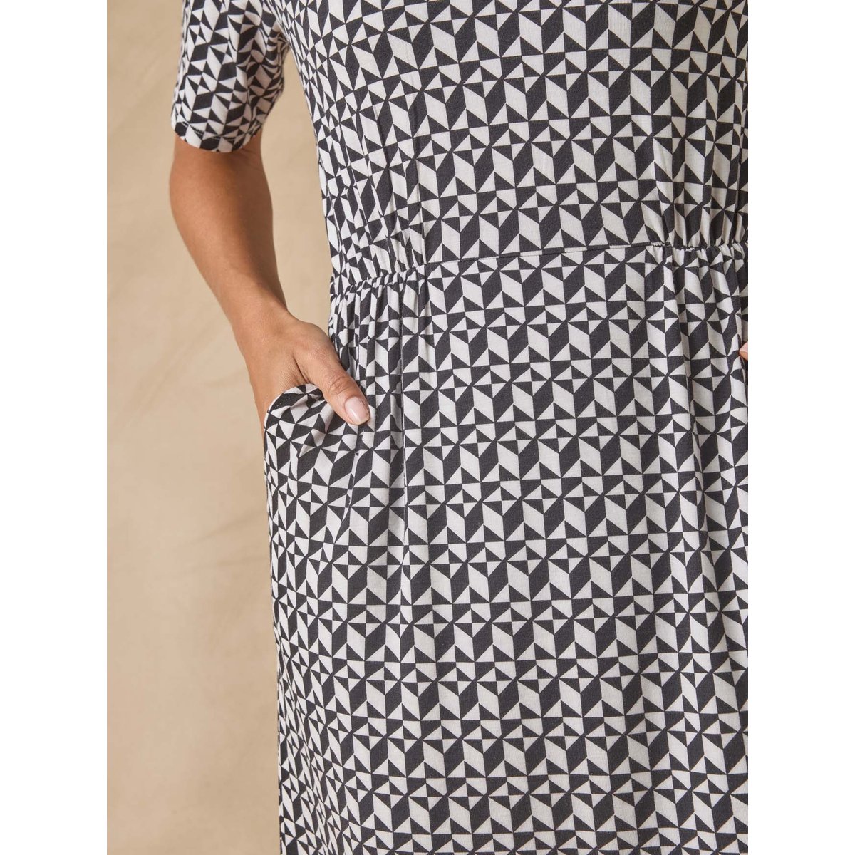 Robe manches courtes en maille imprimé noir, DAXON