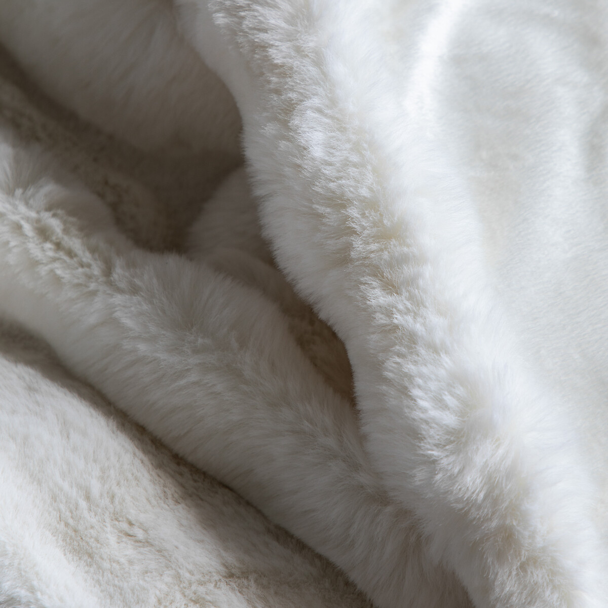 Marshmallow Rabbit Faux Fur Throw cream, ÉDITÉ