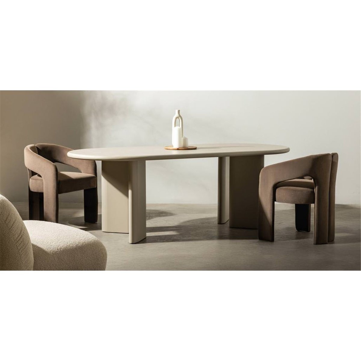 Table à manger ovale collection LOREN en bois beige foncé, RECOLLECTION