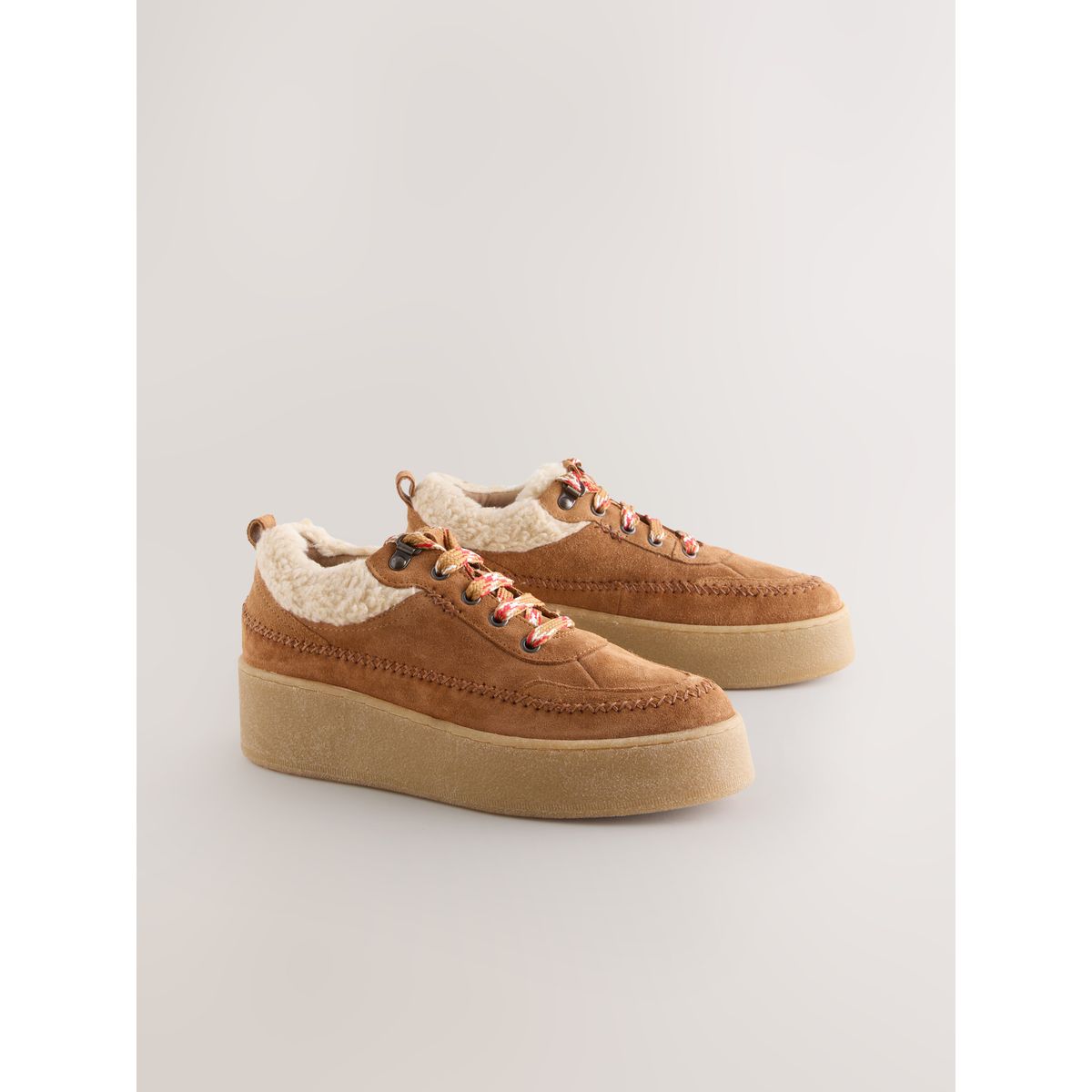 Baskets de randonnée compensées en cuir Signature marron fauve, NEXT