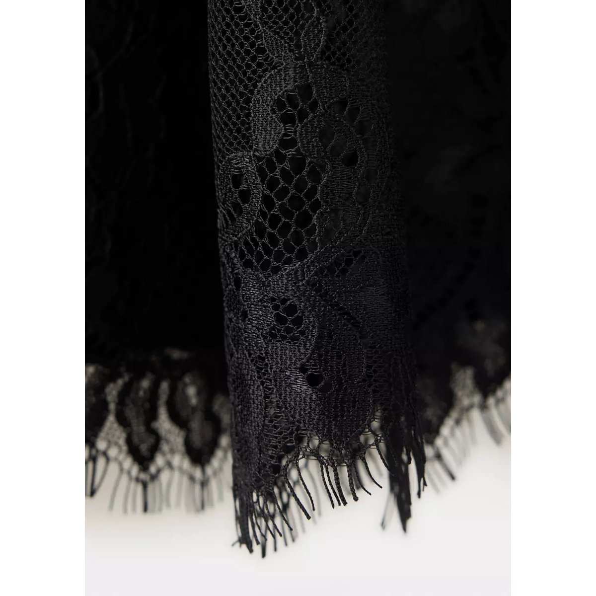 Blouse en dentelle semi-transparente noir, MANGO