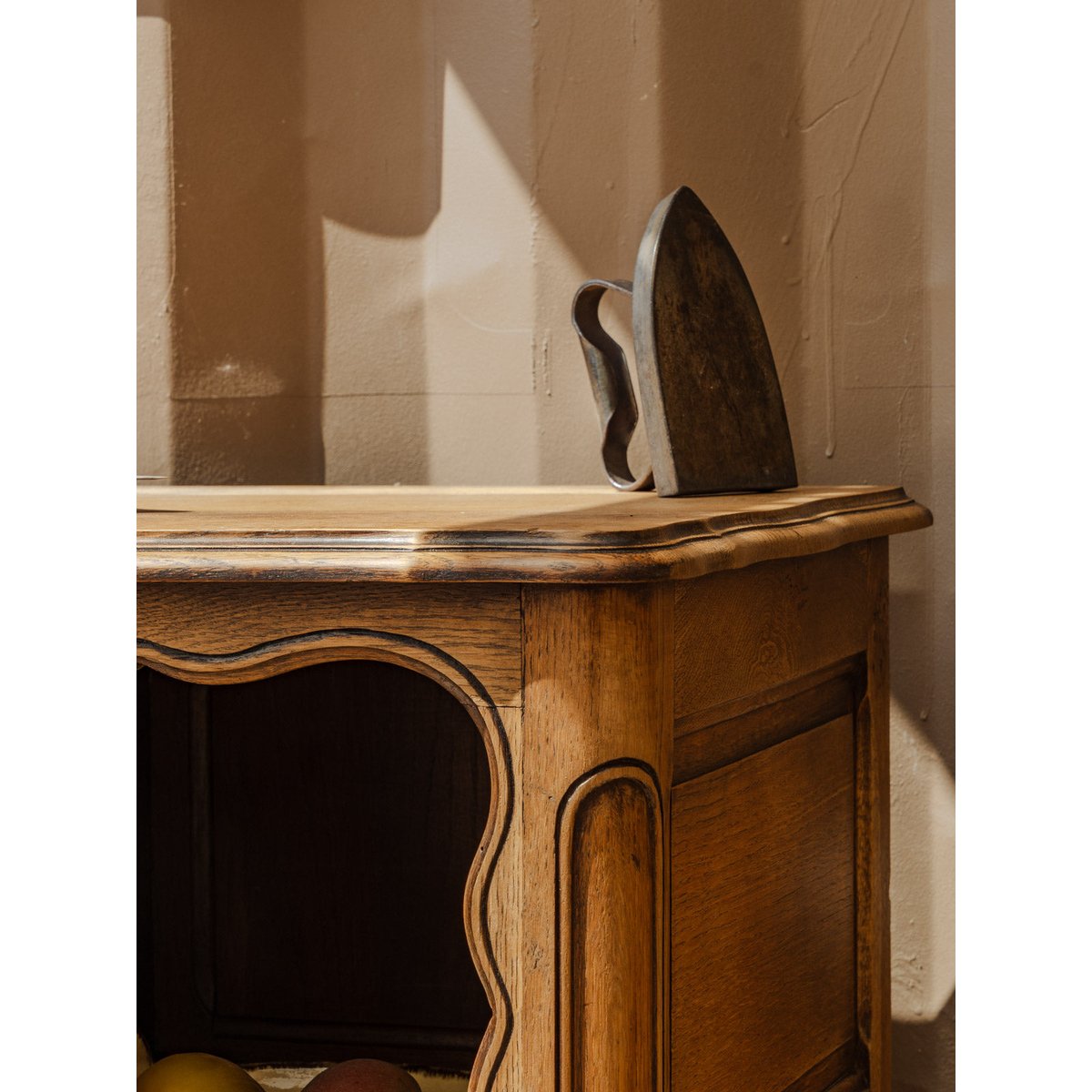 Buffet en bois Gilbert N°1545 - Bon état bois clair, DEBONGOUT
