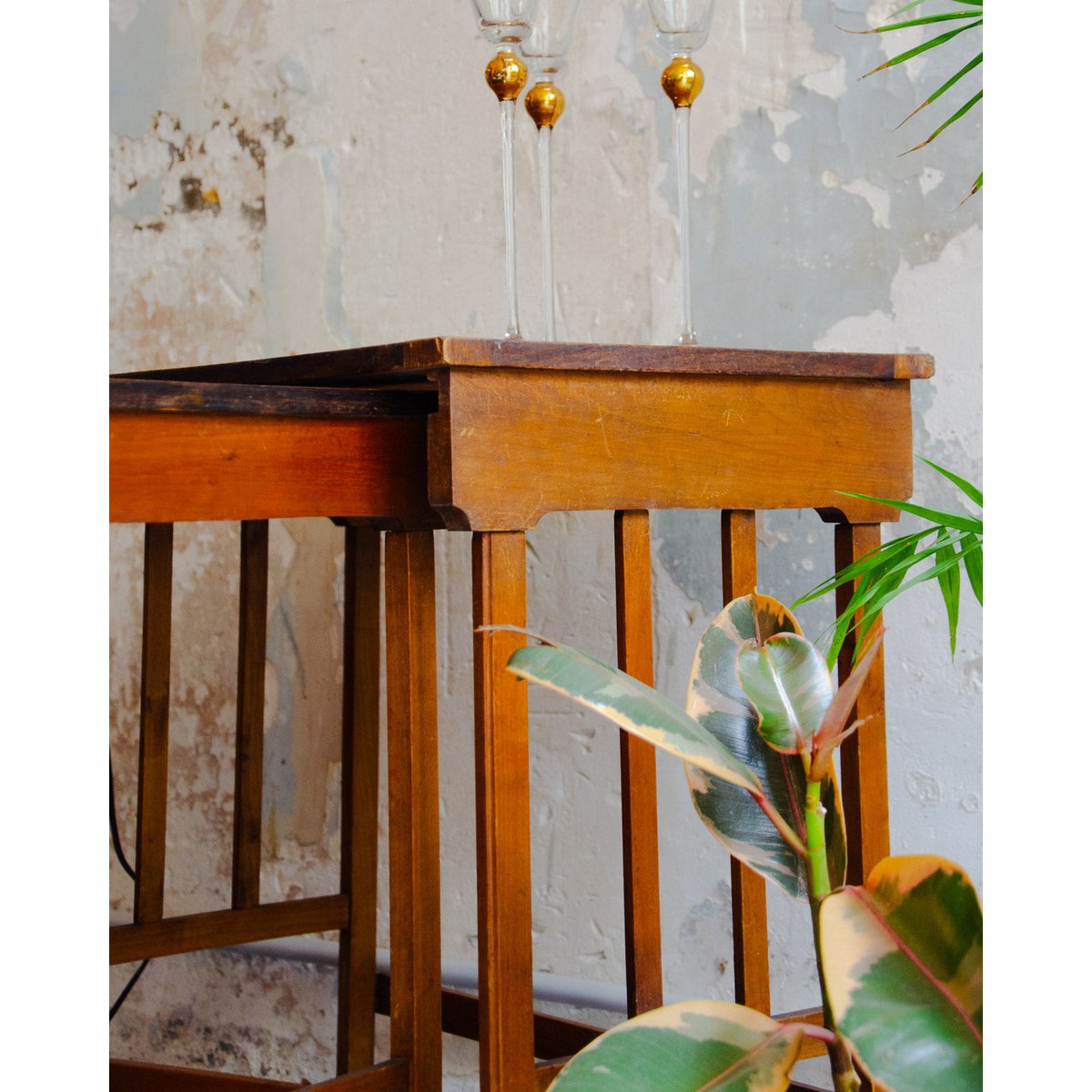 Table gigogne en marqueterie Barbara N°152 - Bon état bois foncé, DEBONGOUT