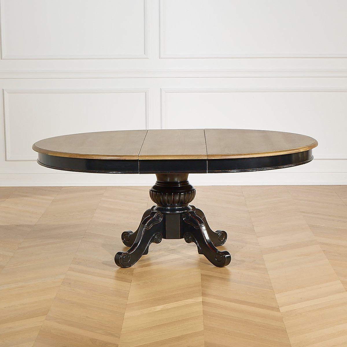 Table ovale en chêne 1 rallonge 6/8 couverts AMBOISE noire, ROBIN DES BOIS