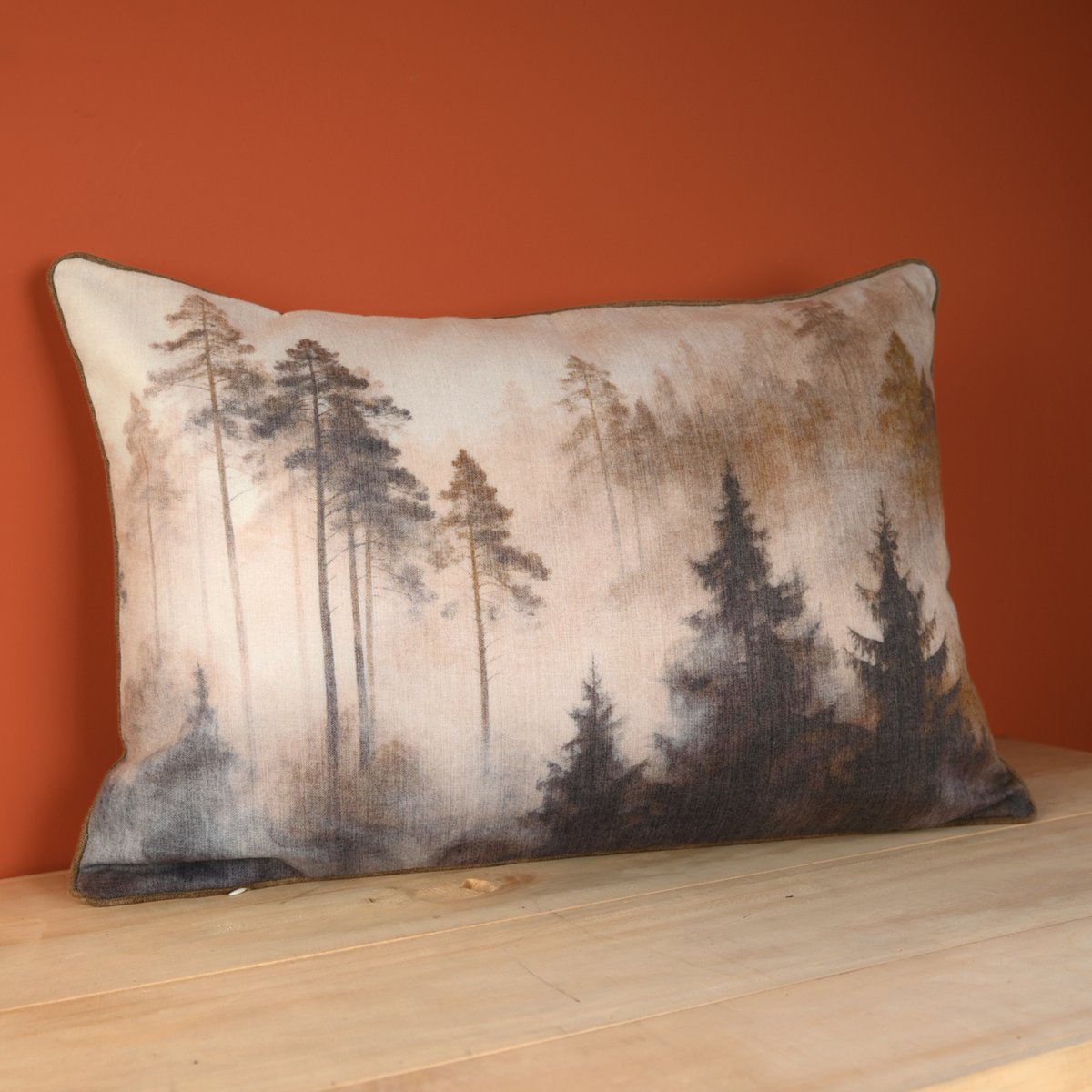 Coussin réversible motif aquarelle forêt - QABANE tabac, HOME MAISON