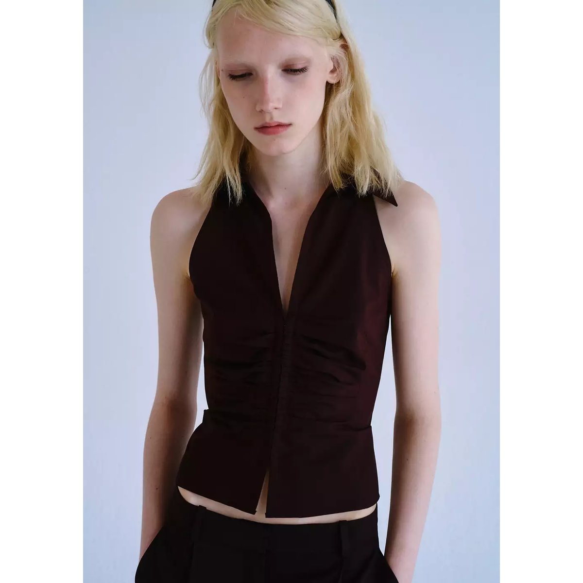 Top col en V froncé marron, MANGO