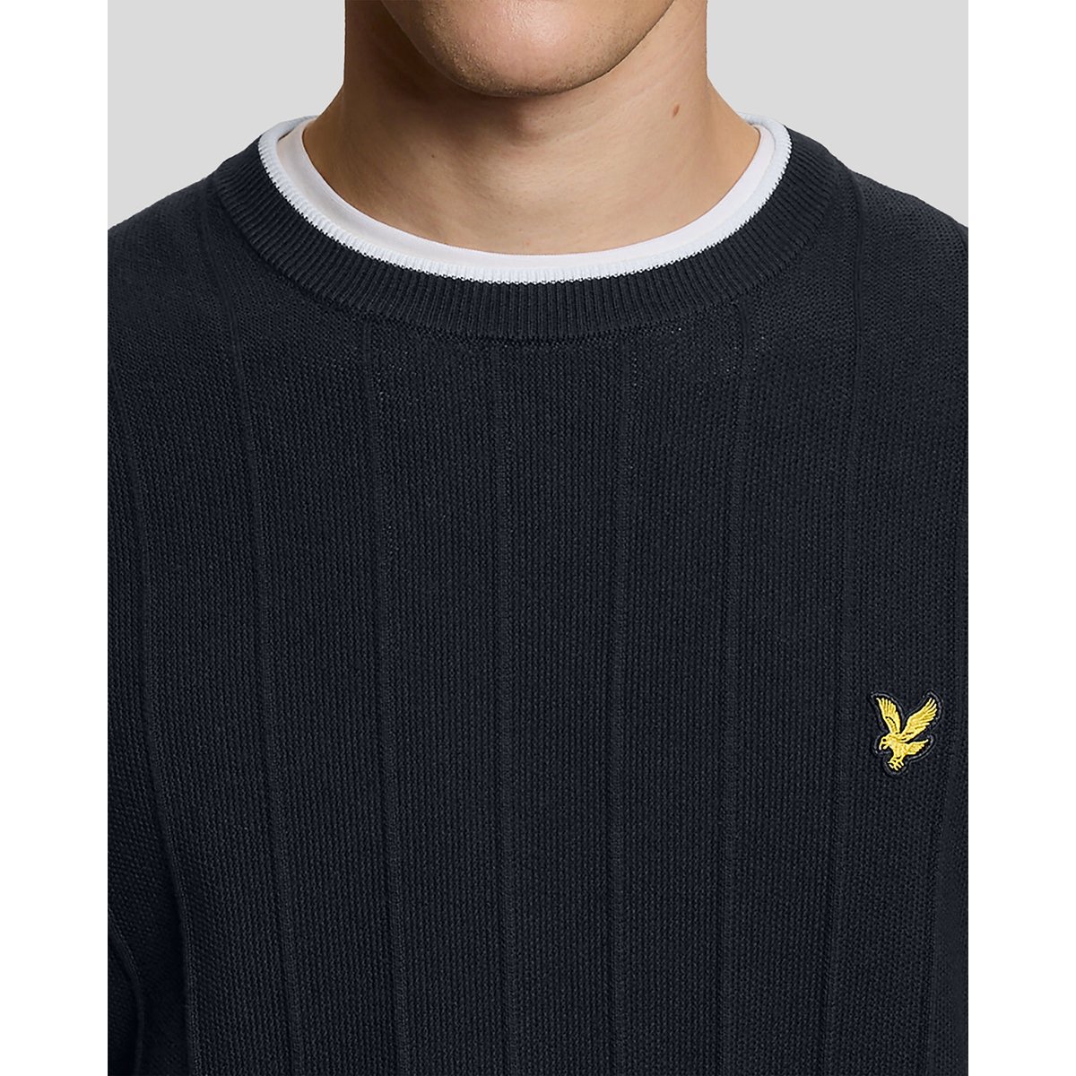 Pull à liserés contrastés en piqué bleu foncé marine, LYLE & SCOTT