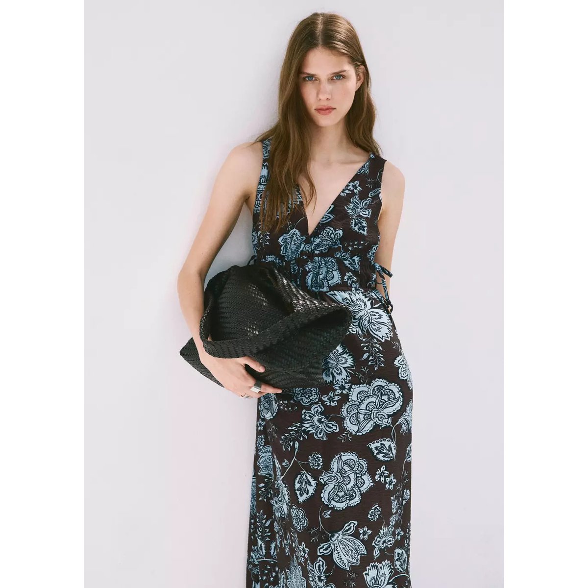 Robe florale détails froncés chocolat, MANGO