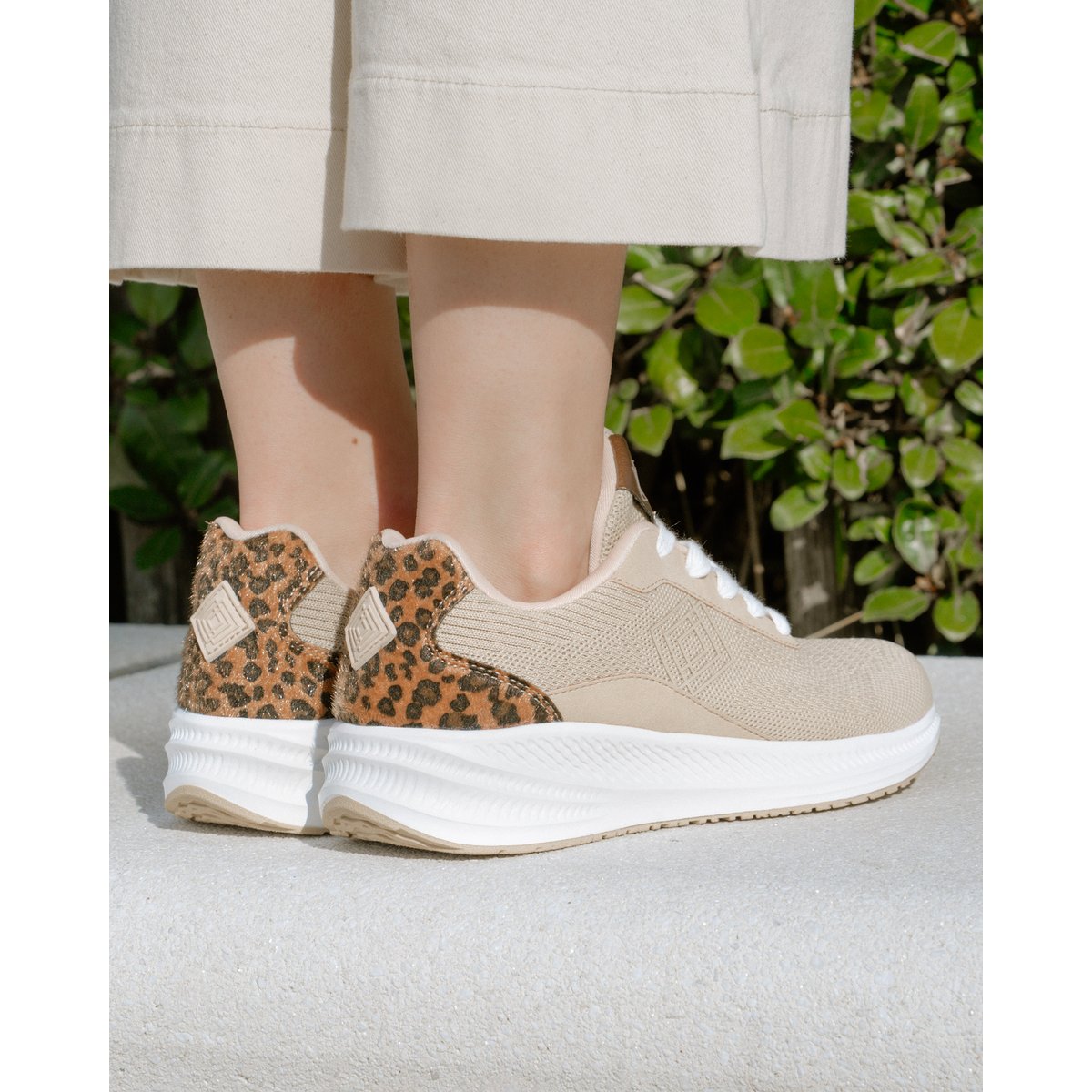 Baskets beige, ISOTONER