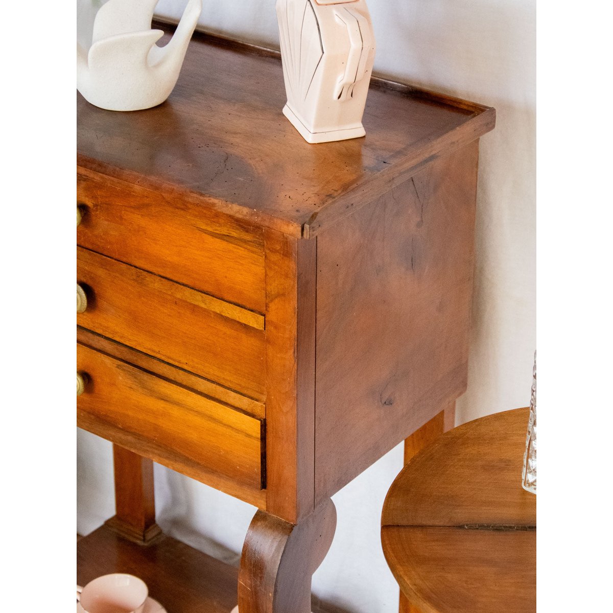 Meuble d'appoint en bois  Francine N°605 - Bon état bois foncé, DEBONGOUT