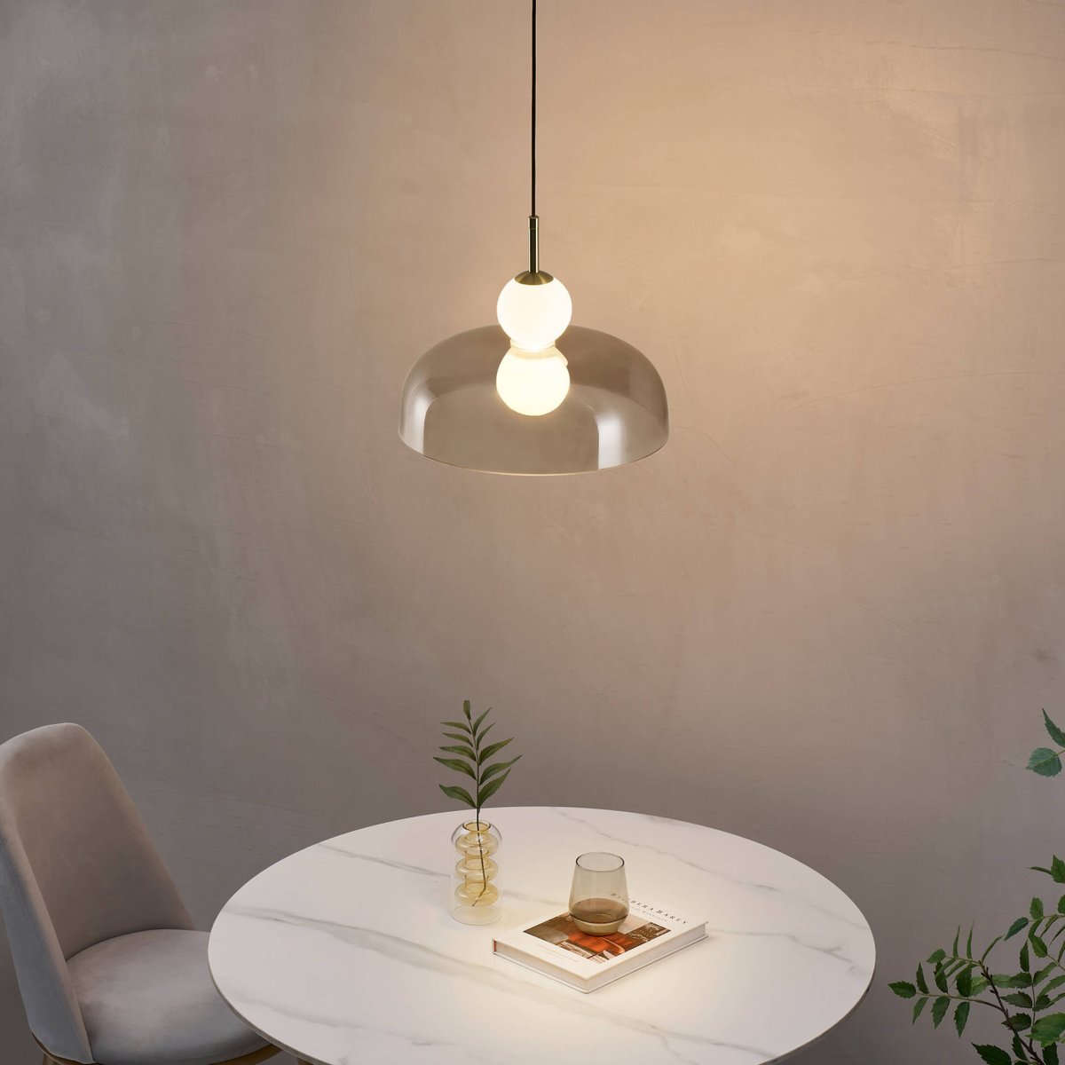 Suspension en verre finition laiton - SANTO gris fumé, laiton et blanc, KOSILUM