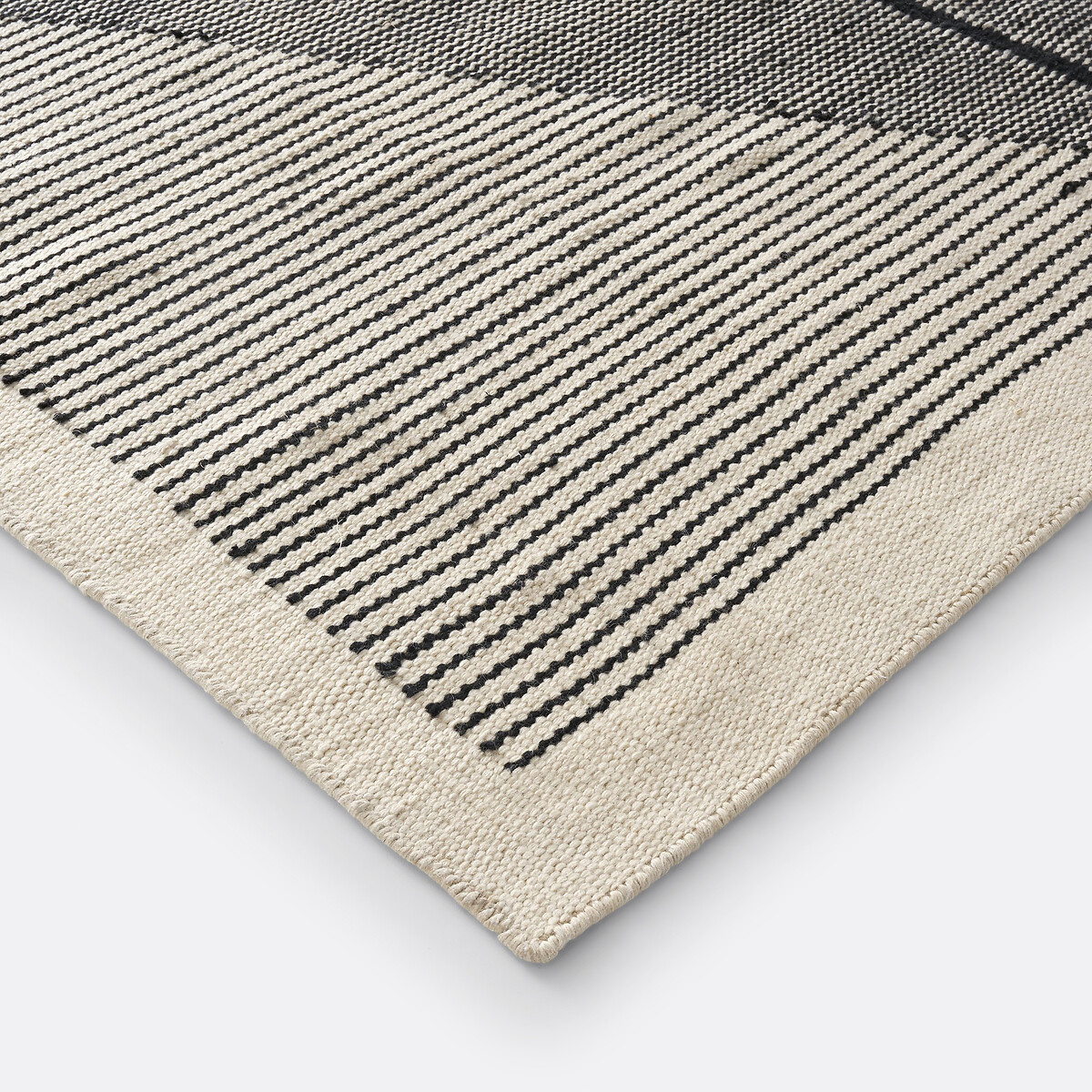 Loscan Recycled Polyester Indoor / Outdoor Rug black/ecru, LA REDOUTE INTERIEURS