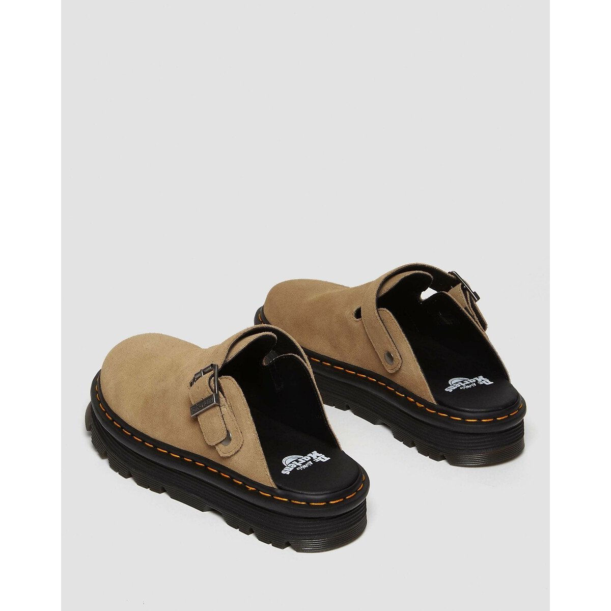 Mules Zebzag fermées en daim tan, DR. MARTENS