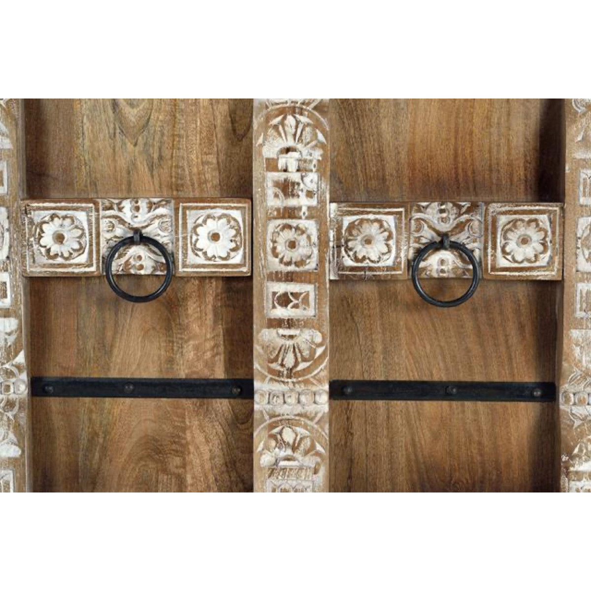 Armoire marron, DECORATION D’AUTREFOIS