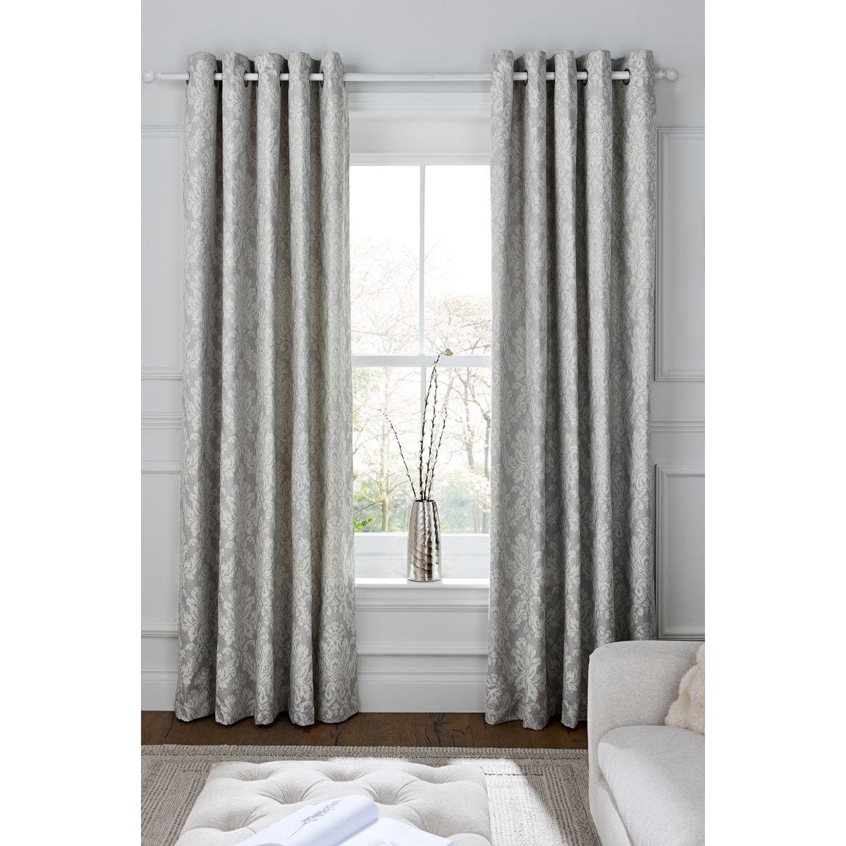 Rideaux à œillets en damassé collection luxe gris, NEXT