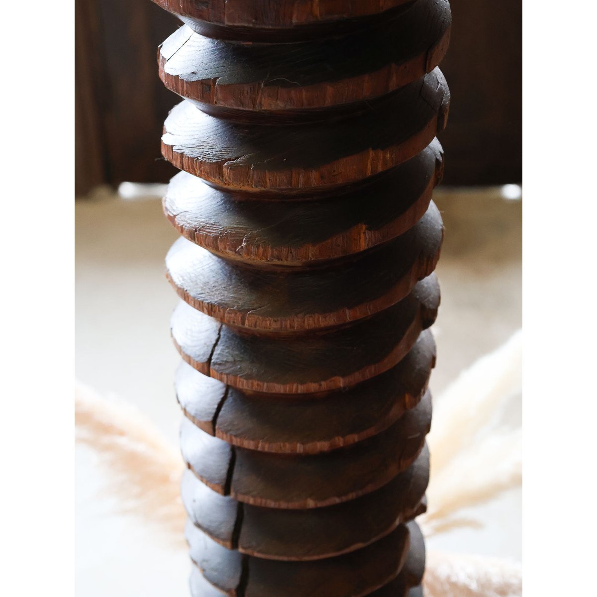 Colonne en chêne sculpté Hanna N°795 - Bon état bois foncé, DEBONGOUT