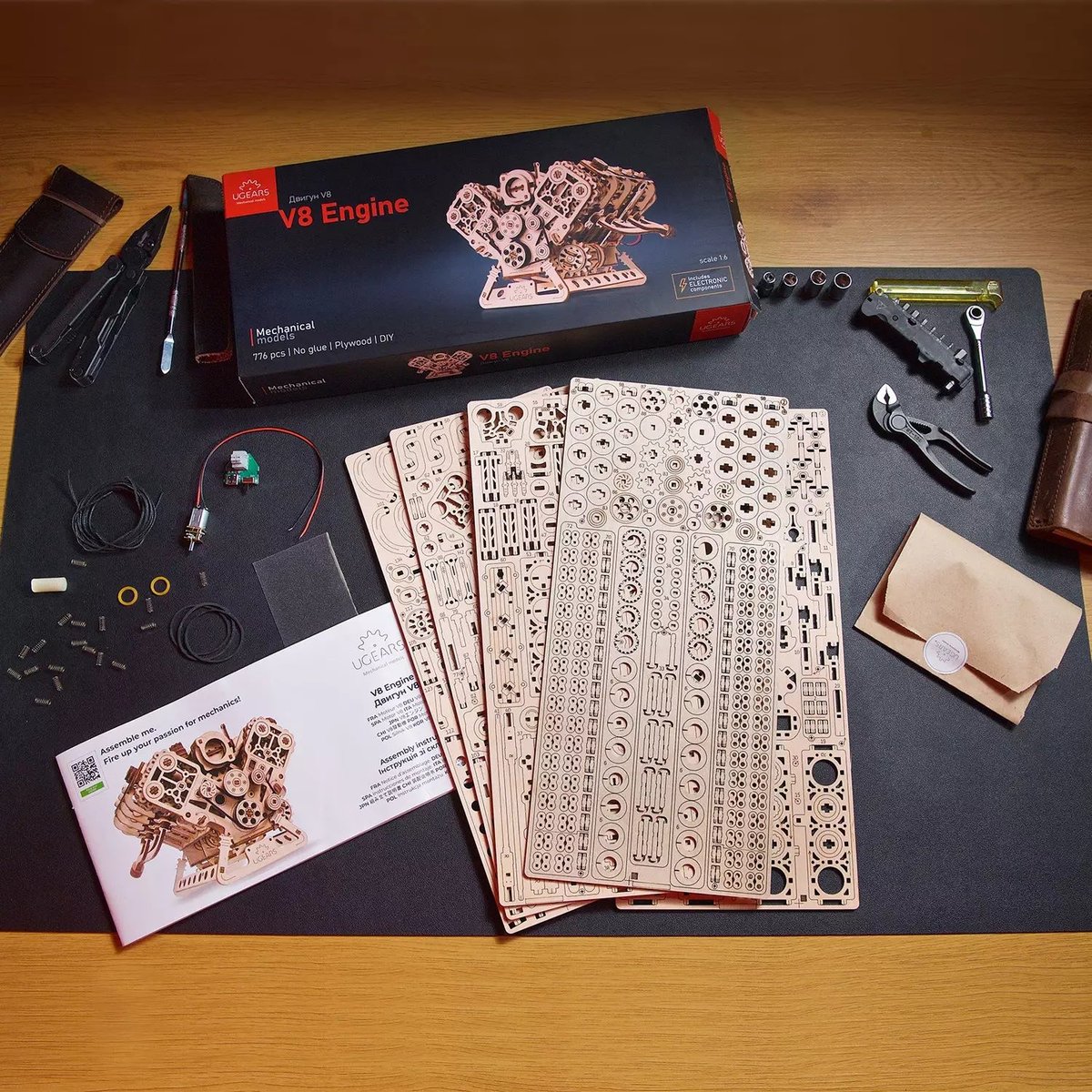 Puzzle 3D Moteur V8 beige, UGEARS