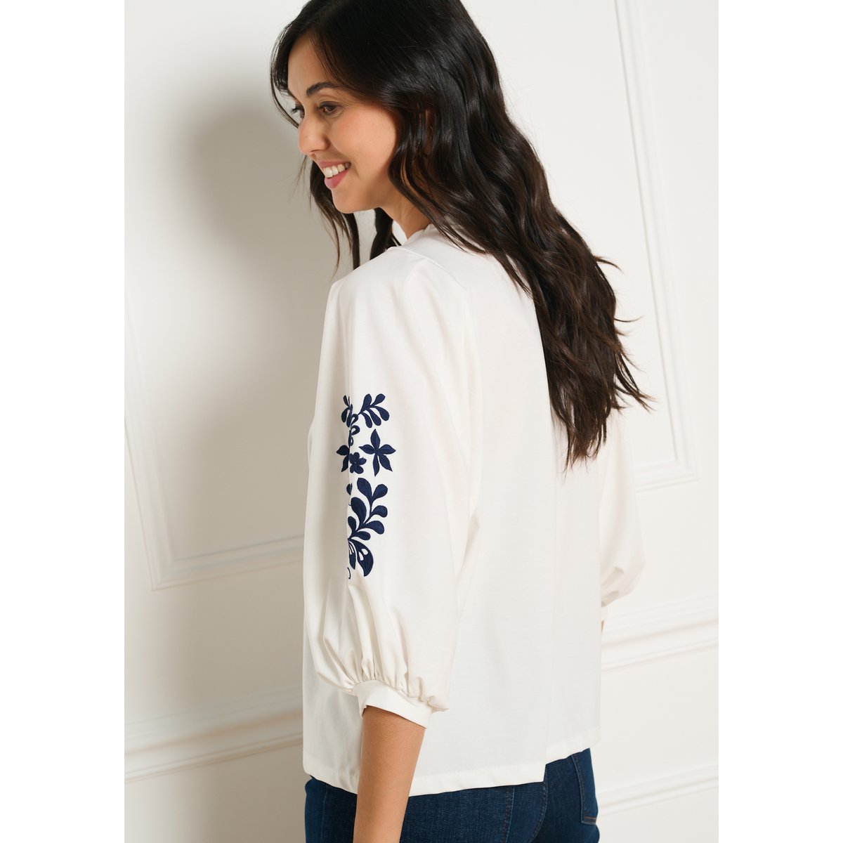T-shirt manches brodées blanc casse, LOLALIZA