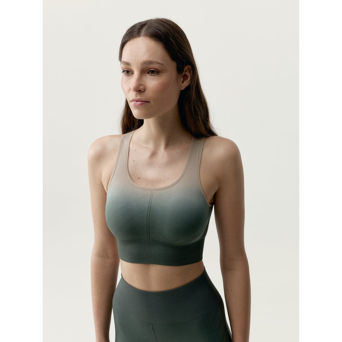 Brassière de Sport Performance Fixation Moyenne DIONE sauge/taupe, BORN