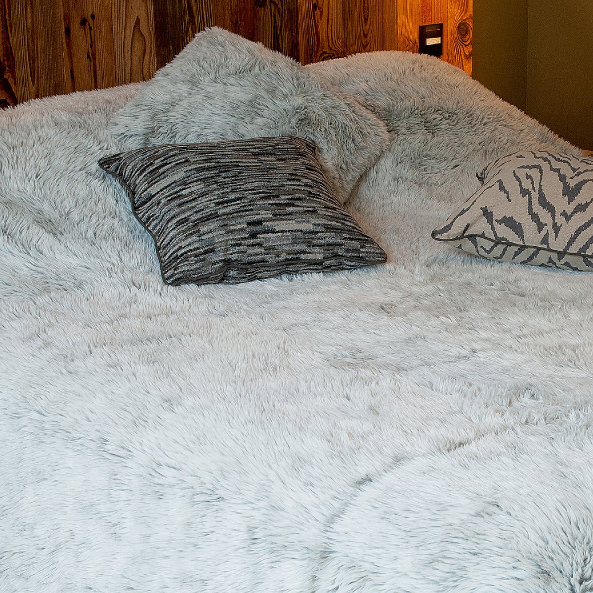 Plaid ou jeté de lit Imitation Fourrure Doux gris, LINDER